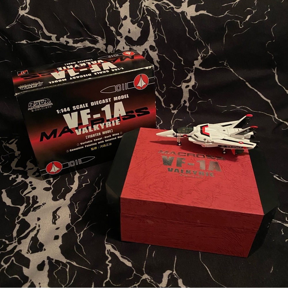 Macross 1:144 Diecast VF-1A Valkyrie Fighter Mode Model Doyusha Big West 1984 - Picture 2 of 7